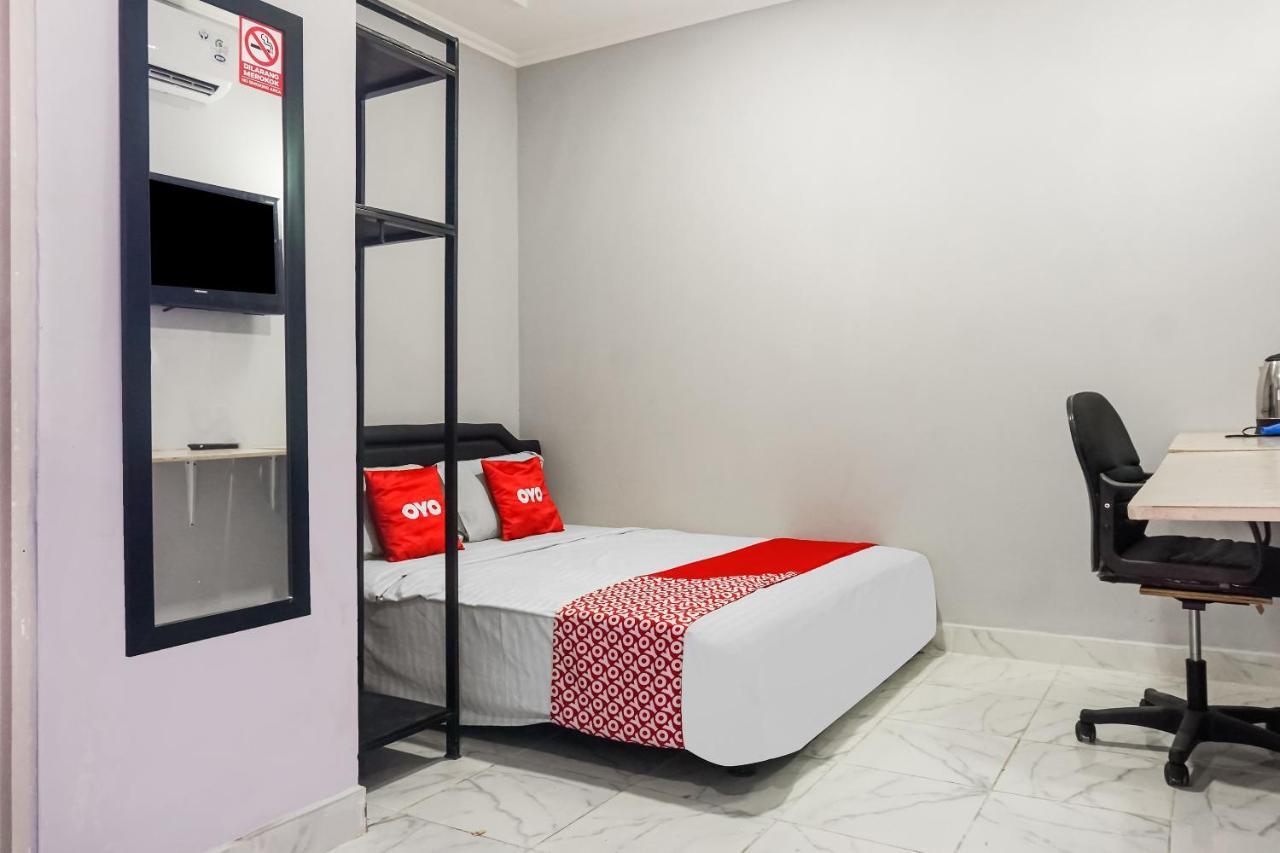 Collection O 91131 New V1 Hotel จาการ์ตา ภายนอก รูปภาพ