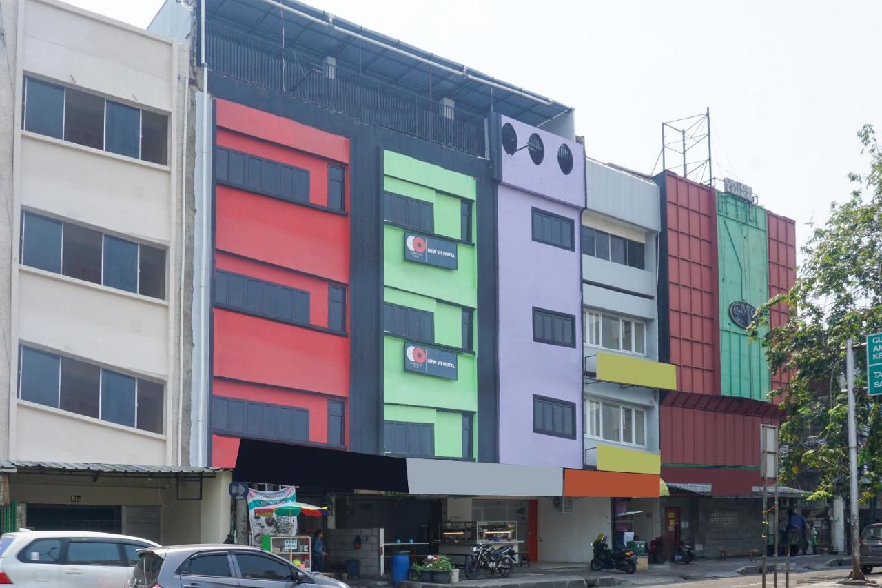 Collection O 91131 New V1 Hotel จาการ์ตา ภายนอก รูปภาพ